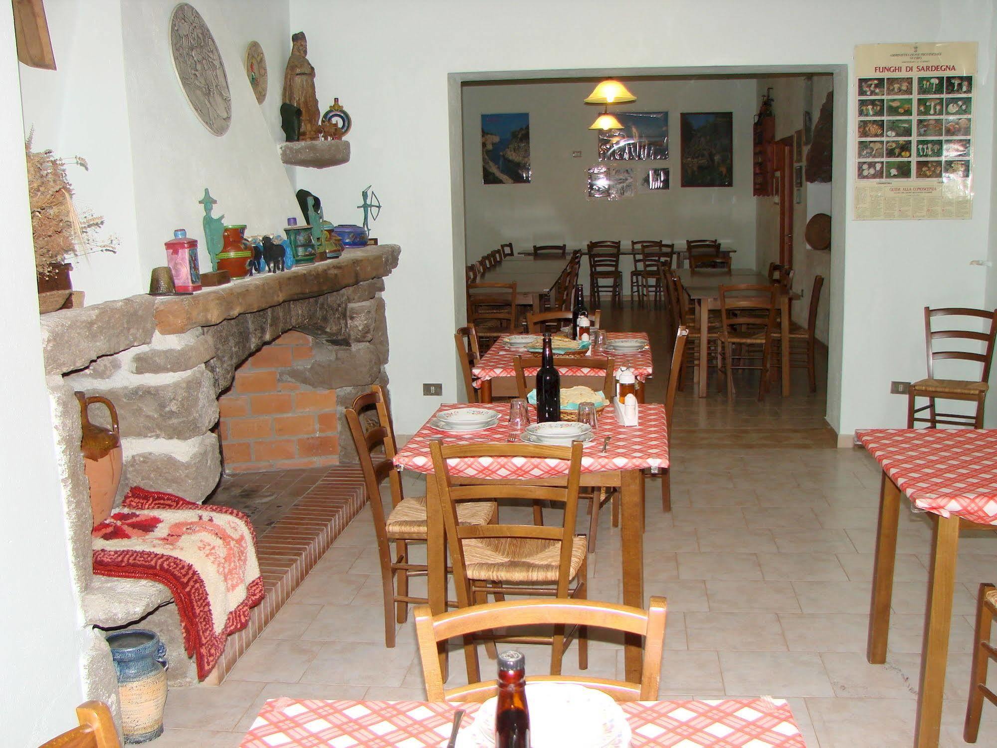 Agriturismo Su Tiresi กาลาโกโนเน ภายนอก รูปภาพ