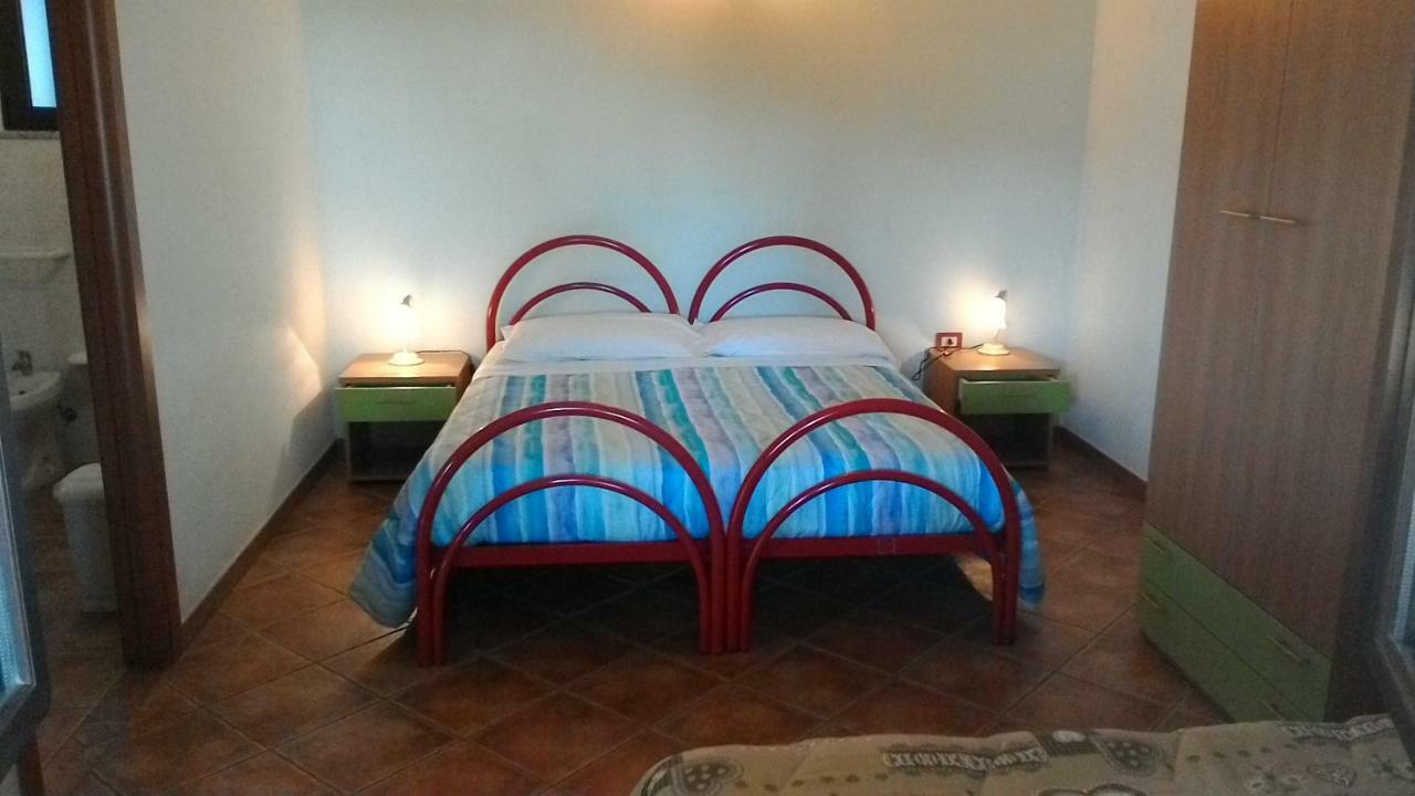 Agriturismo Su Tiresi กาลาโกโนเน ภายนอก รูปภาพ
